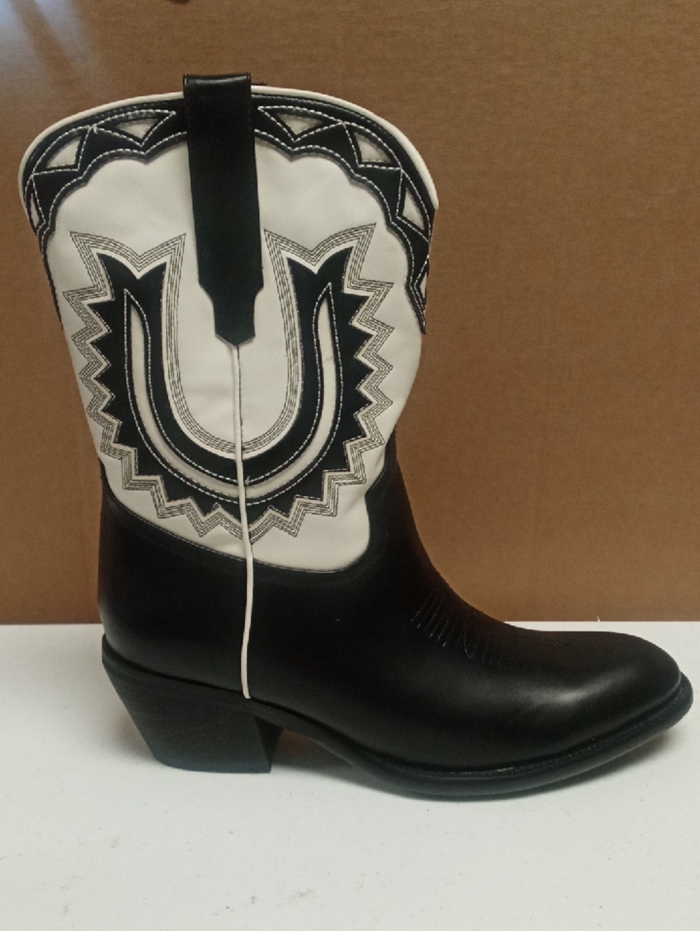 Unbranded Classic Black & White Western Cowboy Boots - Women